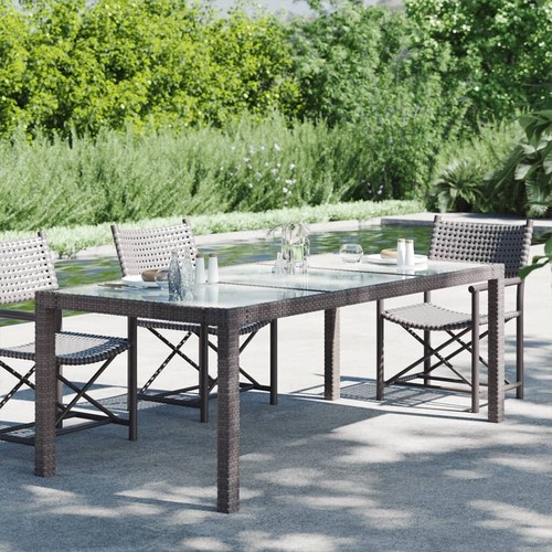 Cour table jardin - cour,
