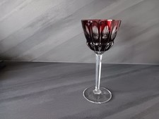 VERRE A VIN EN CRISTAL COULEUR Rouge  18,5 CM BOHEME BACCARAT ST LOUIS ?