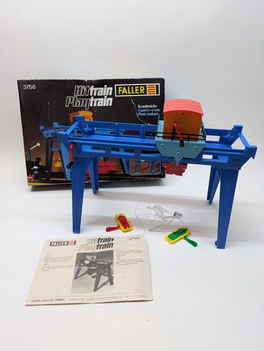 Faller hit train play - hit,