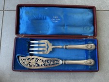 Ancien service à poisson en