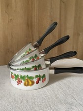 4 casseroles émaillées