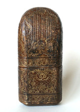 Étui à couverts, cuir doré aux petits fers, époque Louis XIV, début 18ème siècle