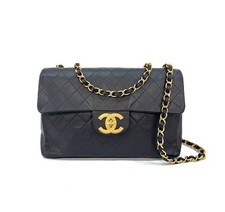 CHANEL Sac à épaule jumbo