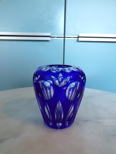Vase cristal taillé bleu - vase, taillé-bleu