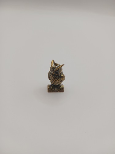 Petite figurine chouette avec