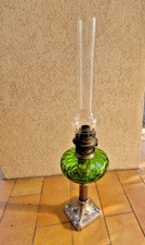 Ancienne lampe à pétrole réservoir verre vert bulle début XIXème siècle
