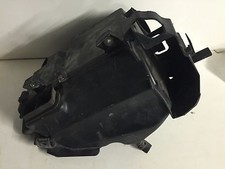 UNE BOITE FILTRE A AIR POUR