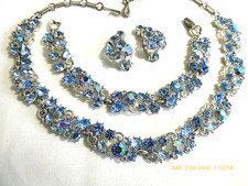 VINTAGE RICH & ELEGANT LISNER BLUE AB RHINESONE PARURE SET