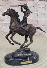 Indien Chef Equitation Cheval Bronze Statue Par Remington Sculpture Western Déco