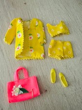 vetements poupée vintage