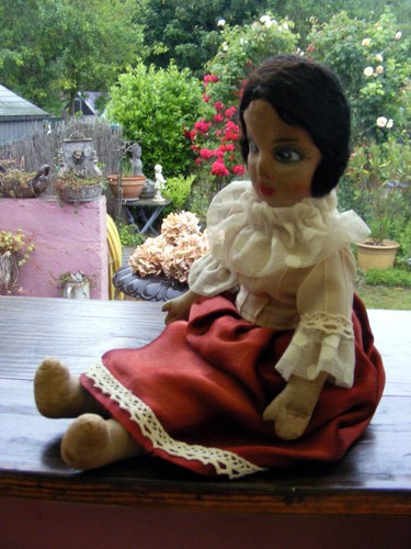 Poupée très primitive - poupée,
