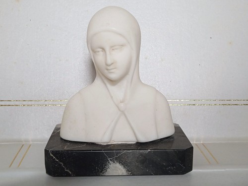Jolie vierge signée - jolie, en