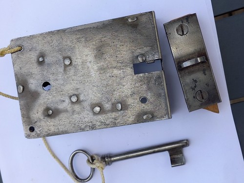 Serrure ancienne avec clef - serrure,