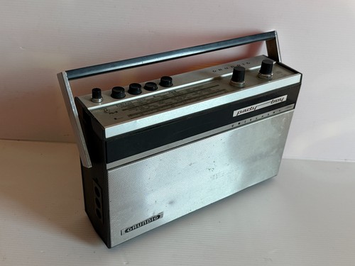 Ancienne radio - 🐈‍⬛,