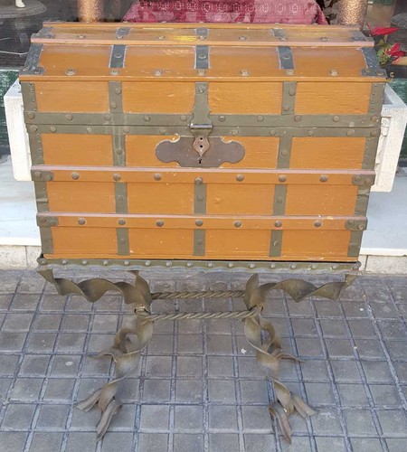 Console avec coffre fer - console, coffre.