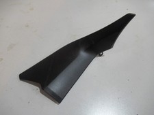 Enjoliveur tablier droit