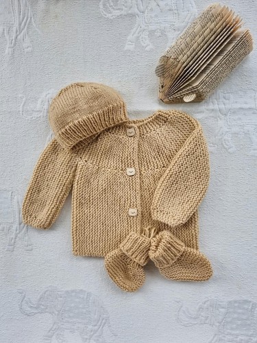 Ensemble bébé tricoté