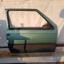 46420831 Vieille porte. Droite