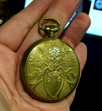 Très jolie VINTAGE Montre