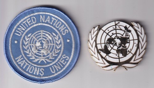 Insigne béret onu - +, badge