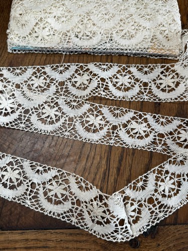 Dentelle ancienne - ancienne,