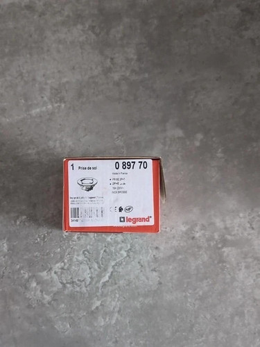 Prise sol t surface 16a - , 2p+t