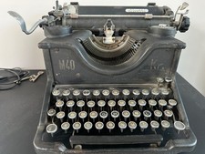 machine a ecrire OLIVETTI  M40 Kr
