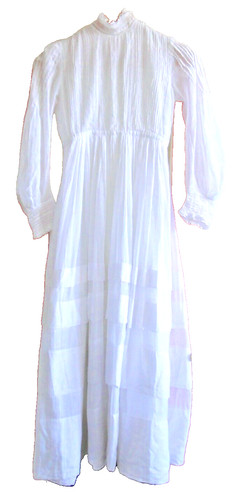 Robe longue ancienne linon