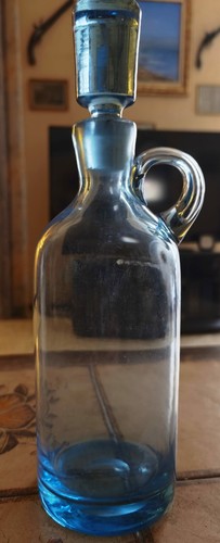 Carafe bleue ancienne - carafe,