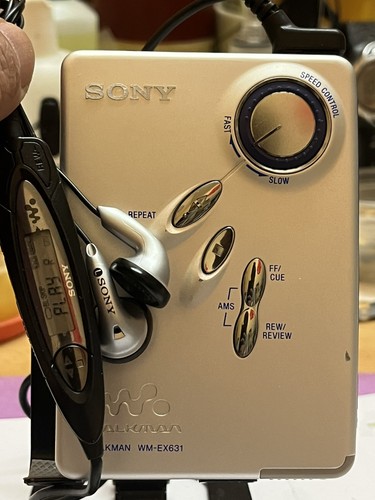 Sony cassette player - 🟡sony,