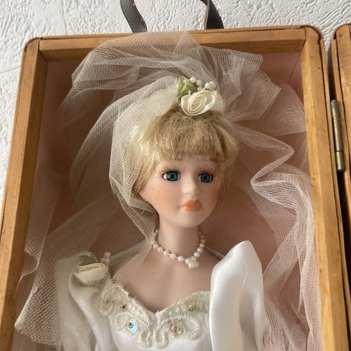 Poupée marie porcelaine - marie,