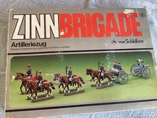 Boîte de moules pour soldats de plomb ou étain