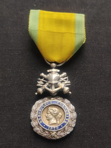 Belle rare médaille - belle, et