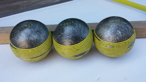 Curieuse triplette boules - curieuse,