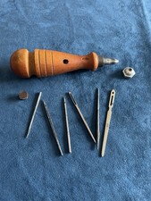 Ancien outil de bourrelier