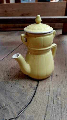 Petite cafetière jaune - petite,
