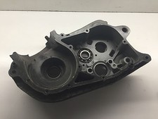 UN CARTER MOTEUR COTE DROIT