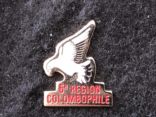 Pine pins badge animals - ,
