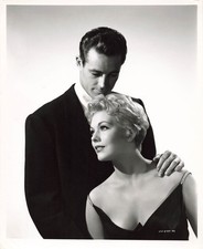 KIM NOVAK 5 against the house