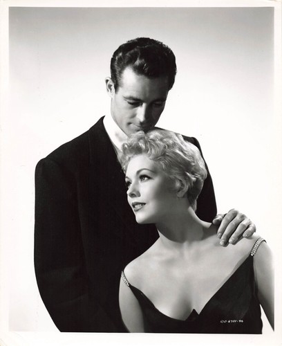 Kim novak against - kim,