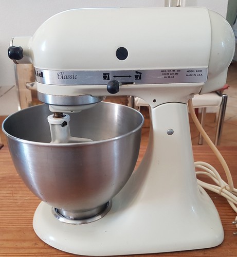 Robot batteur pâtissier - robot,