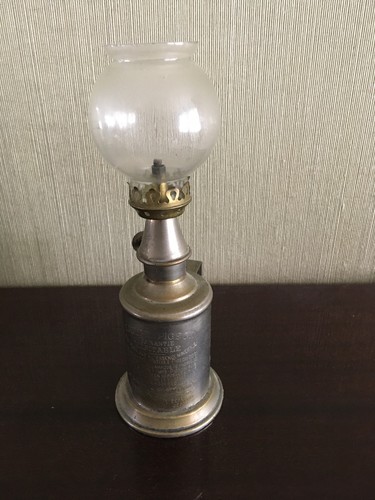 Tres ancienne lampe - tres, a