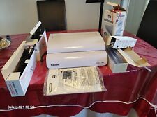 Perforelieuse Fellowes - Pulsar+ 300. Machine à relier manuelle par peigne