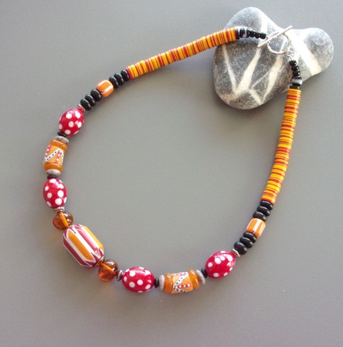 Collier africain orange - , et