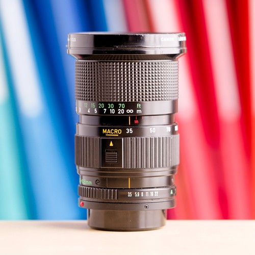 Canon zoom 105mm - 35-105mm, f/3.5
