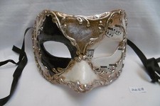 masque vénitien en papier