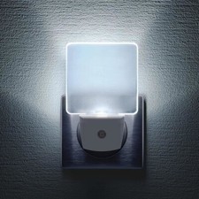 Veilleuse LED Avec Détecteur Automatique Jour/Nuit format Prise Electrique Blanc