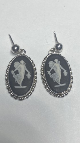 Wedgwood black jasperware - black,