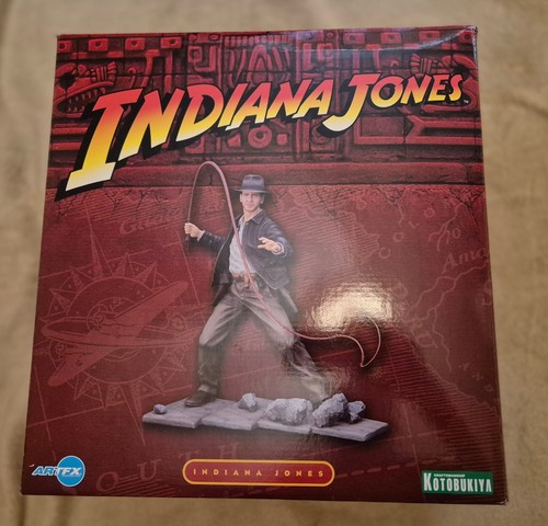 Indiana jones kotobukiya - jones,
