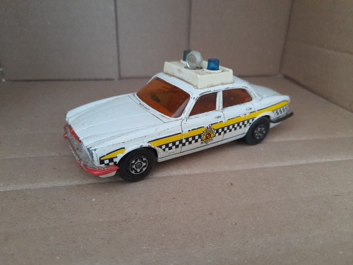 Jaguar xj12 police matchbox - police,